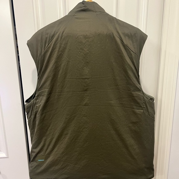 Lululemon Insulated Hiking Vest in olive green - Picture 5 of 8